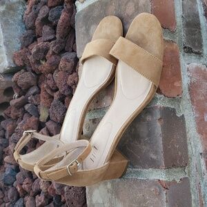 J Jill Womens Ariane Block Heels Sandals Suede Leather Size 9.5 Mature Neutral
